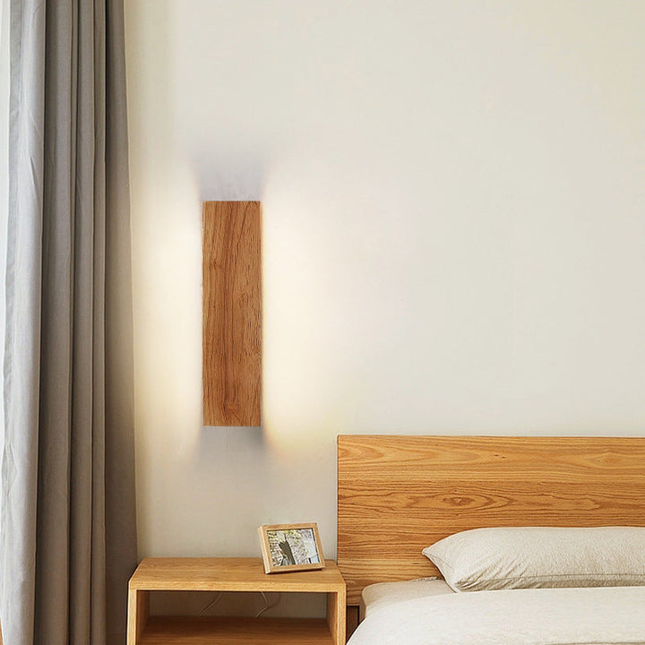 LED Wandleuchte aus Holz | Schlankes Design