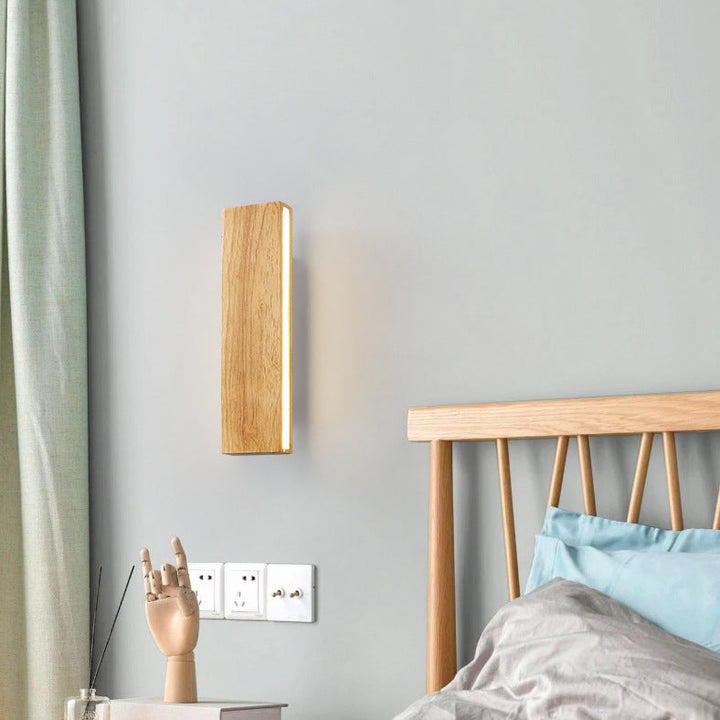 LED Wandleuchte aus Holz | Schlankes Design