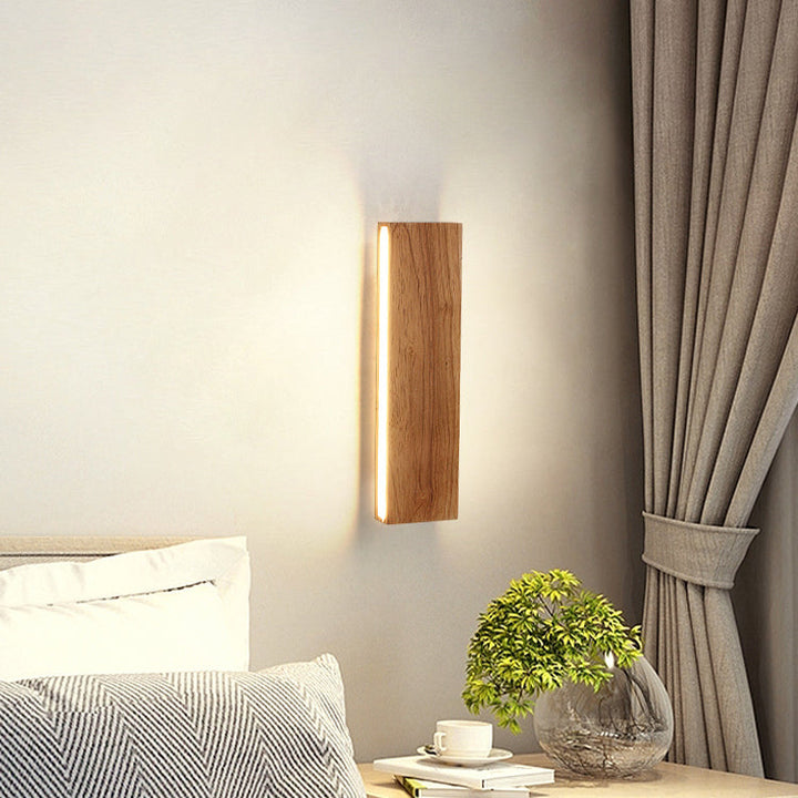 LED Wandleuchte aus Holz | Schlankes Design