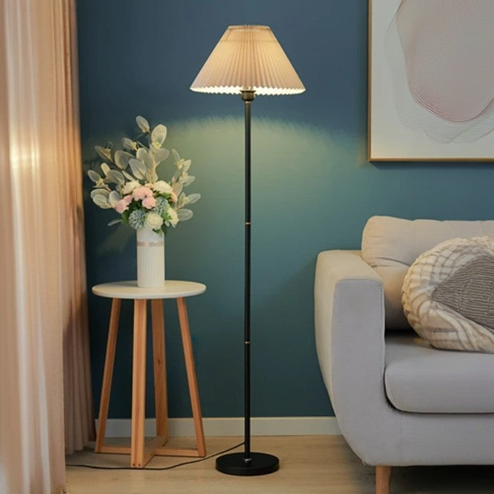Retro Stehlampe mit Rundem Stoffschirm