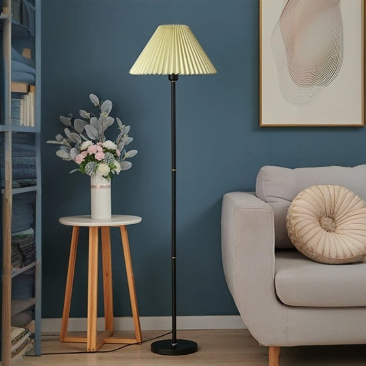 Retro Stehlampe mit Rundem Stoffschirm