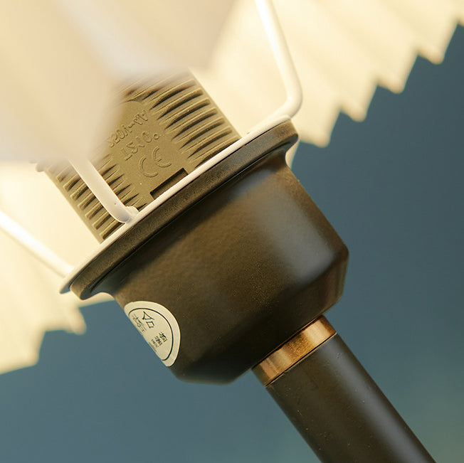 Retro Stehlampe mit Rundem Stoffschirm