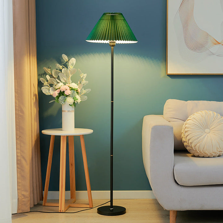 Retro Stehlampe mit Rundem Stoffschirm