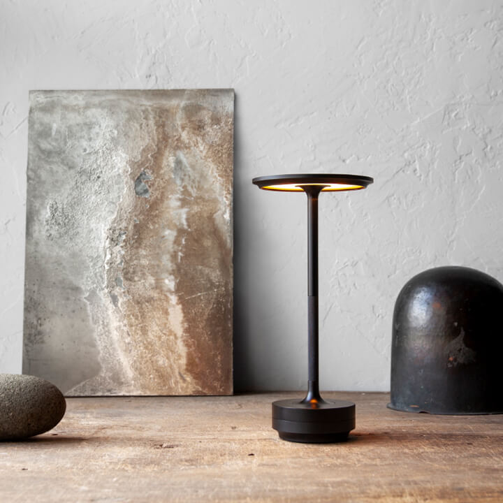 LED table lamp | Adjustable light colors