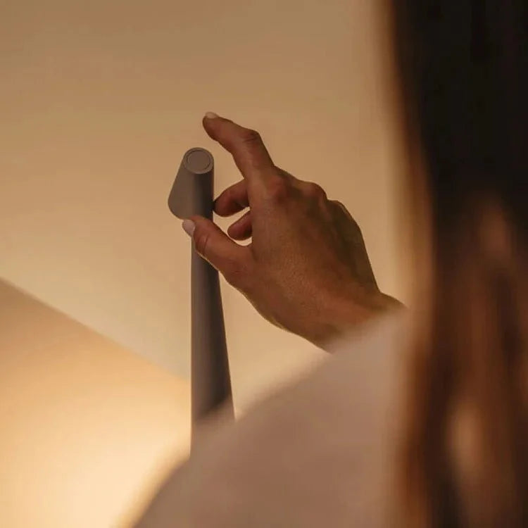 Tischleuchte | Minimalist Eleganz trifft auf Flexibilität
