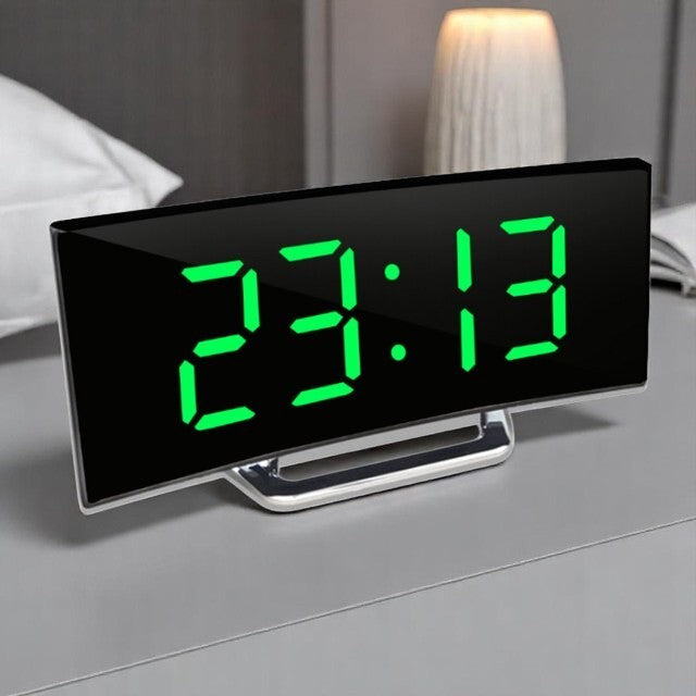 LED Nachttischwecker | Klare Anzeige & Gebogenes Design