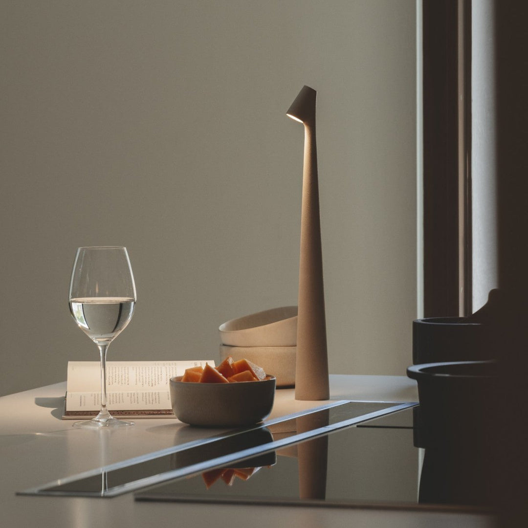 Tischleuchte | Minimalist Eleganz trifft auf Flexibilität