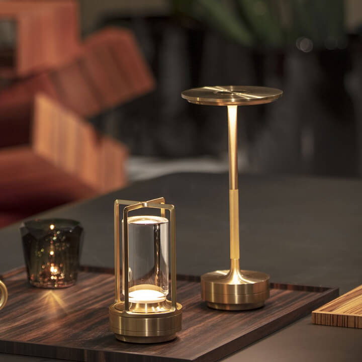LED table lamp | Adjustable light colors